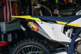 FMF Racing FACTORY 4.1 RCT STAINLESS Steel (SLIP-ON) W/ CARBON END CAP 045558